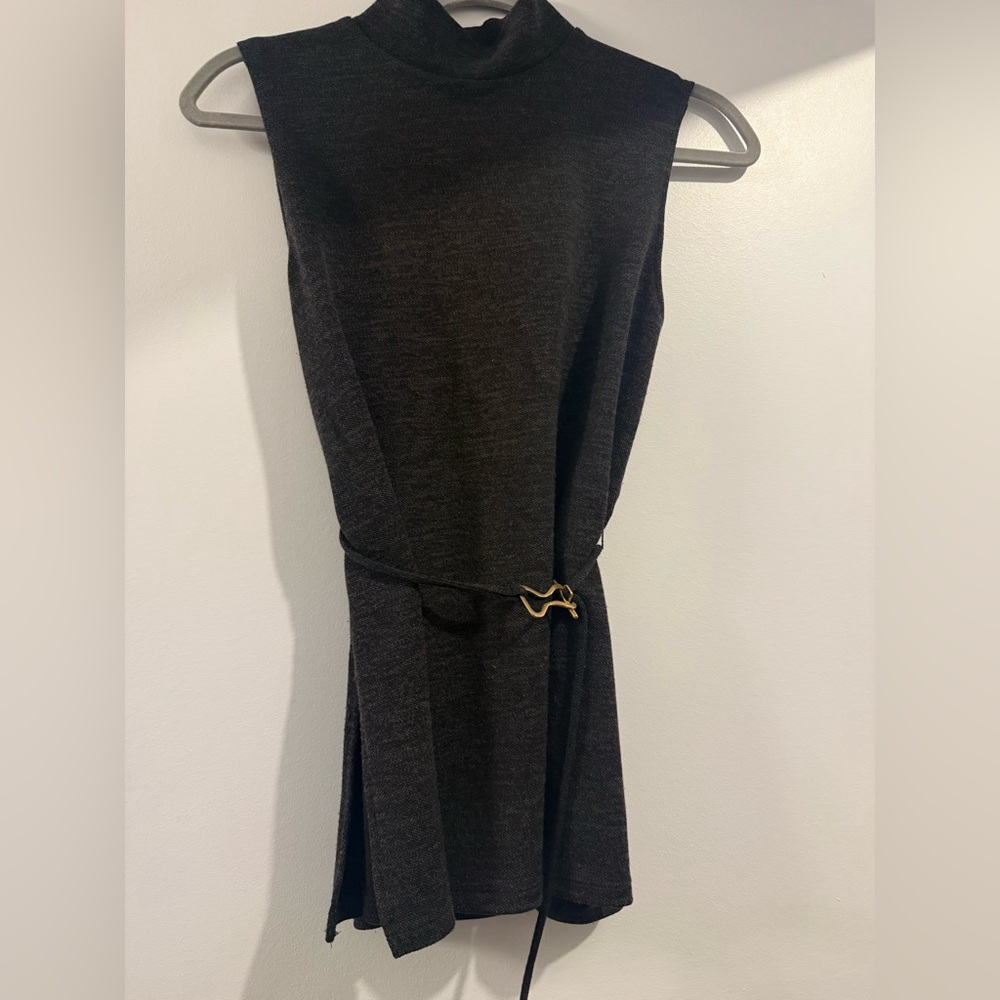 Sleeveless mock neck sweater top